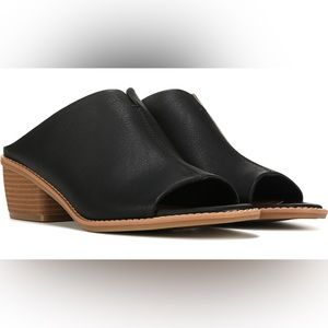 Sofft Eürosoft Caelyn Open-toe Clogs with Leather Upper in Black women’s size 7